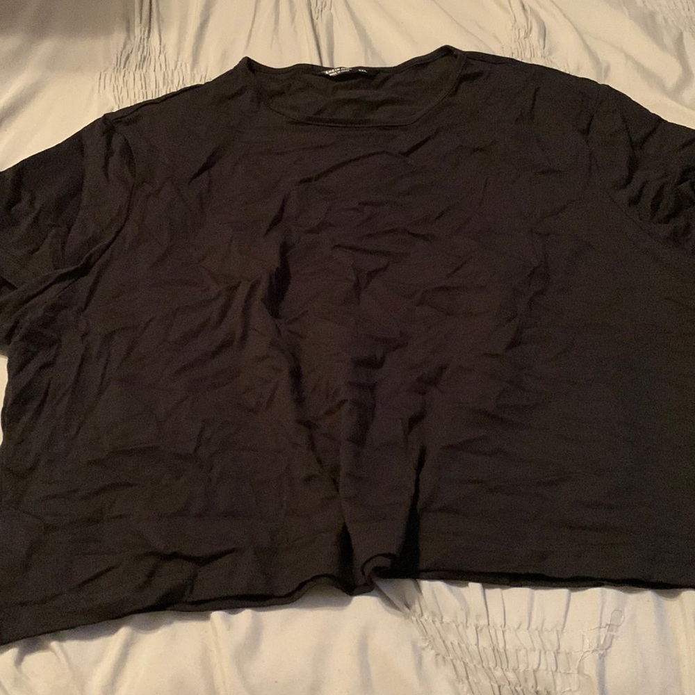 Basic black crop tee